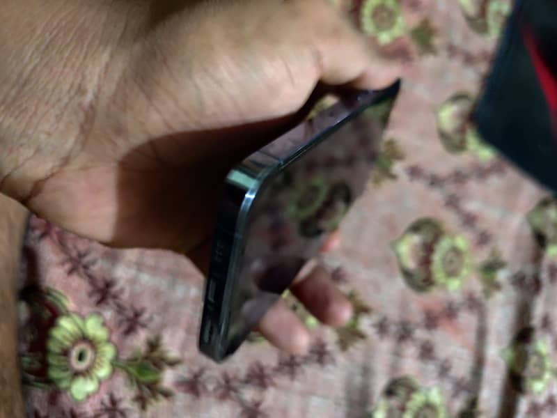 Apple iPhone 13 Pro 1