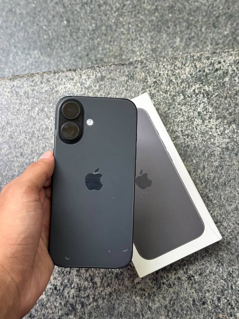 Apple iPhone 16 0