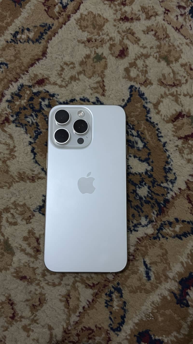 Apple iPhone 15 Pro Max 0