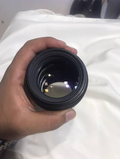 Canon EF 85mm f/1.8 USM: