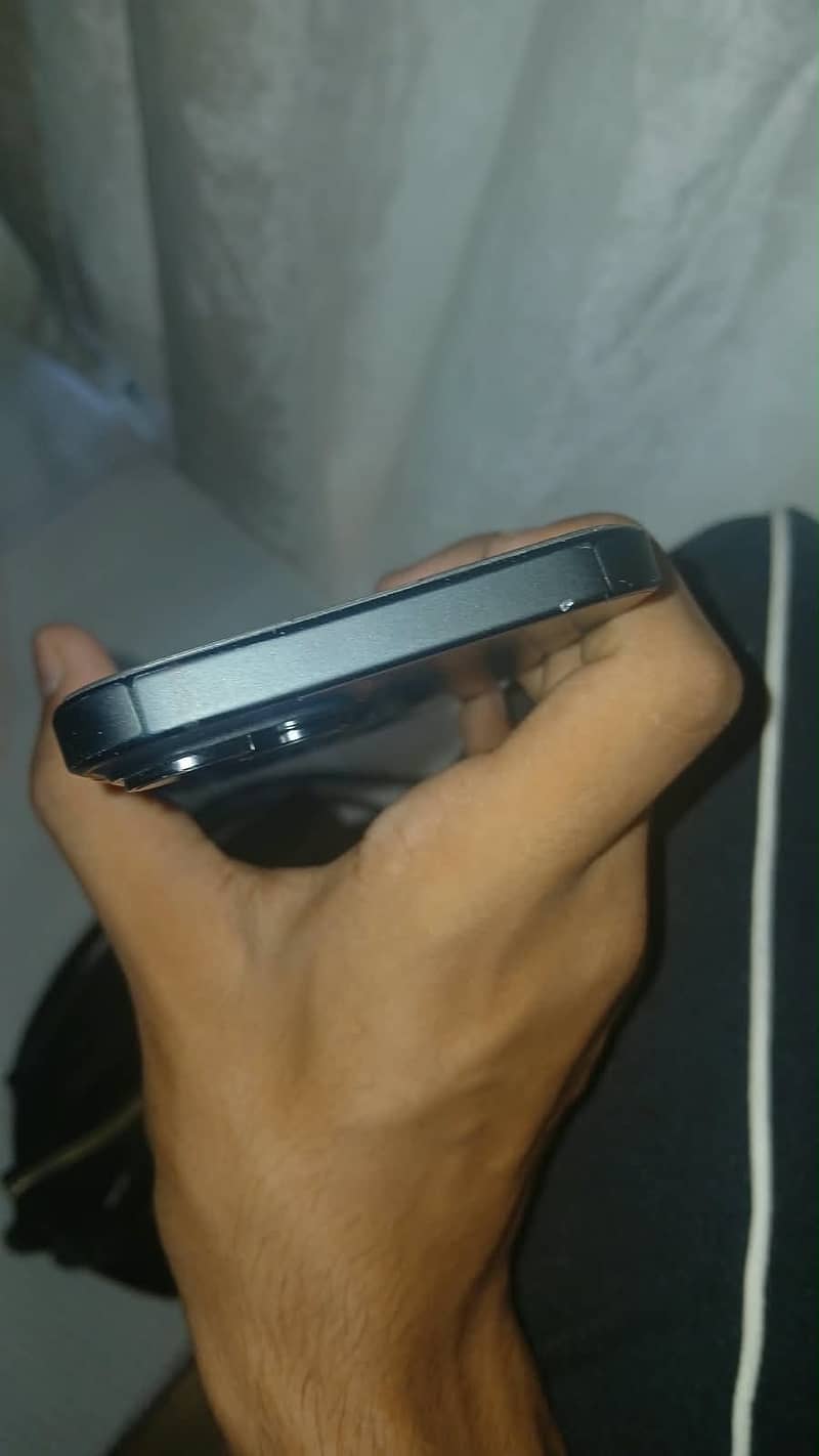 Apple iPhone 15 jv 4