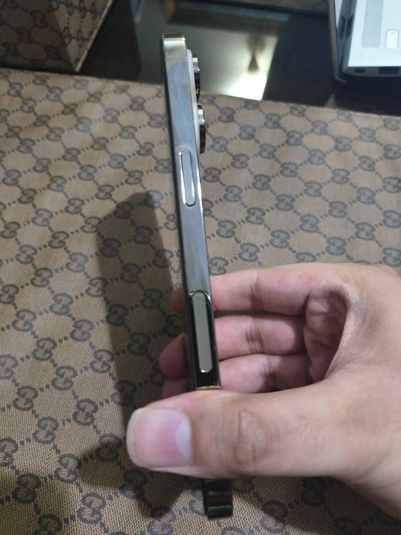 Apple iPhone 14 Pro Max 3