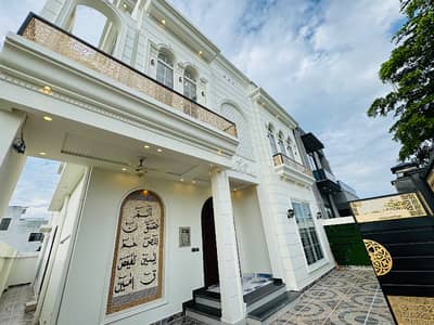 10 Marla Spanish Style House On 100ft Road For Sale