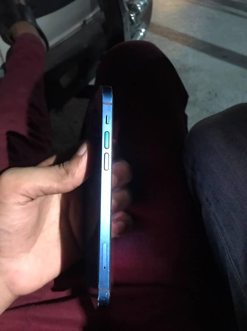 Apple iPhone 12 2
