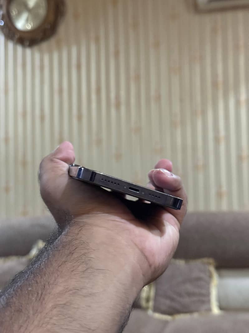 Apple iPhone 14 Pro Max 5