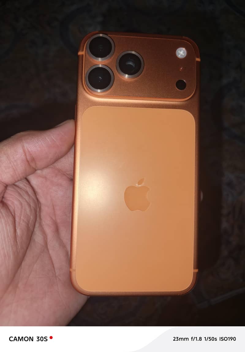 Apple iPhone 17 Pro Max 0