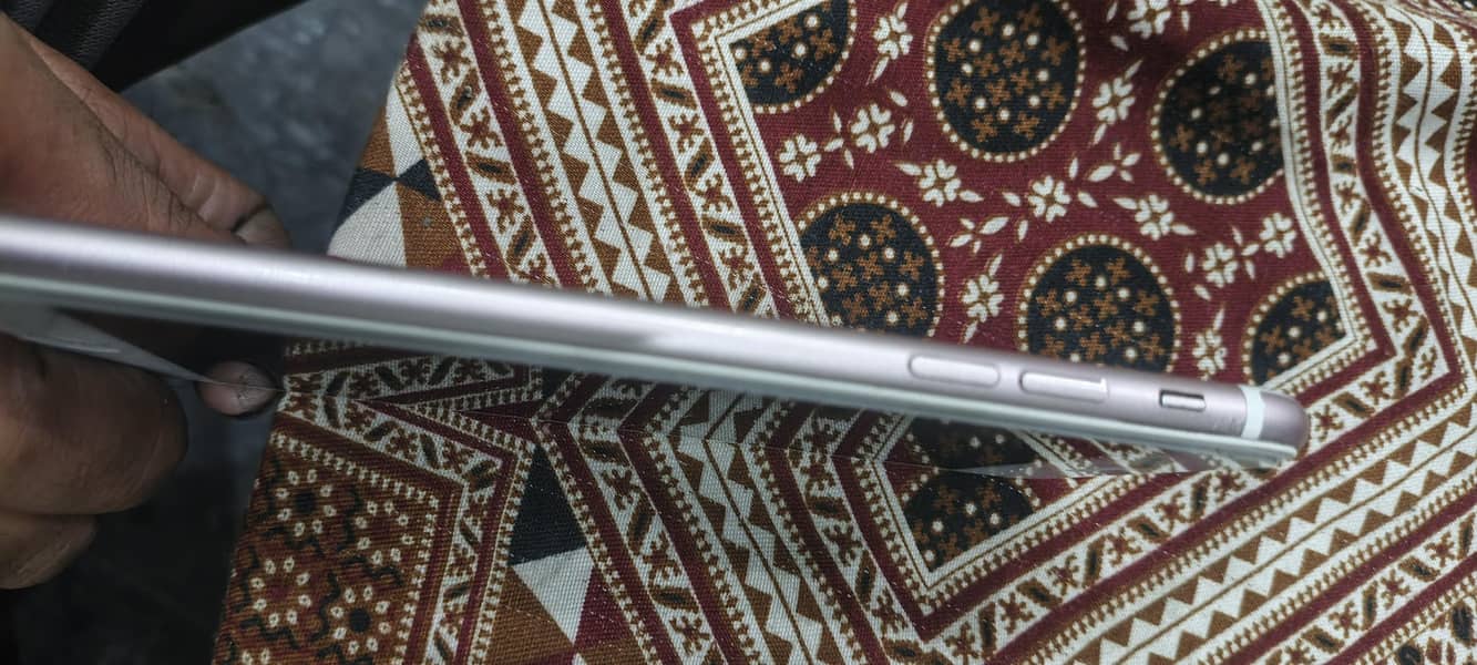 Apple iPhone 7 Plus 4