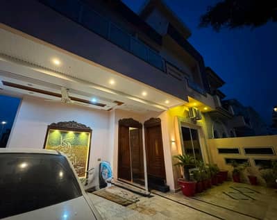 Affordable & Prime Location 10 Marla House Available For Sale
