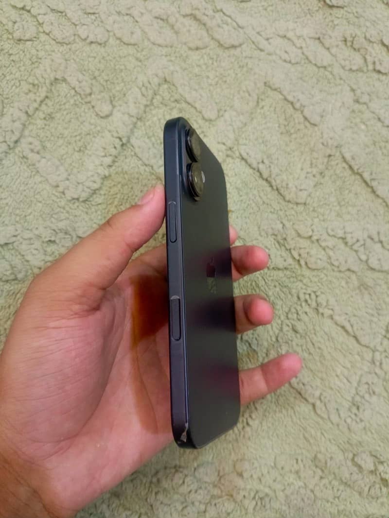 Apple iPhone 16 1
