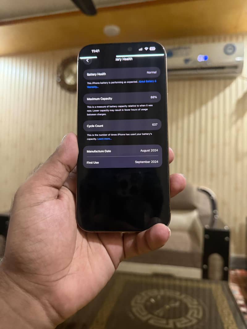 Apple iPhone 16 Pro Max 9