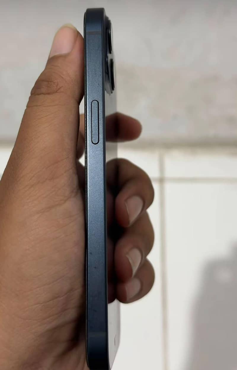 Apple iPhone 13 1
