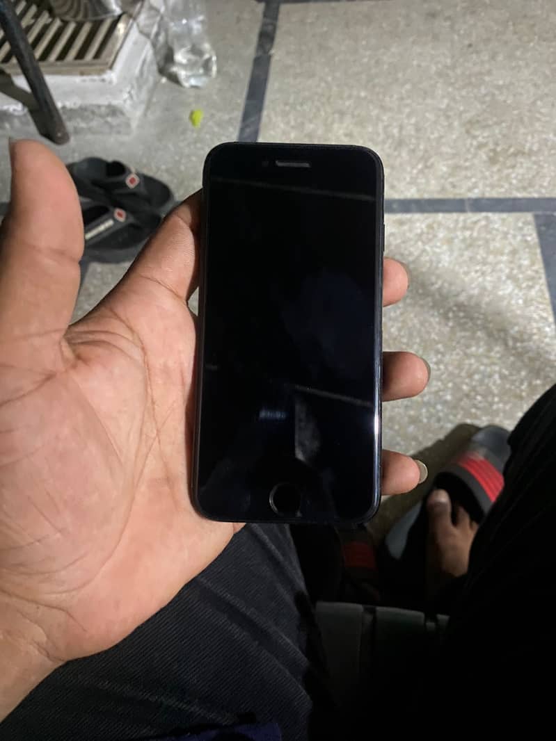 Apple iPhone 7 0