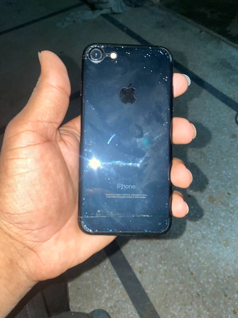 Apple iPhone 7 1