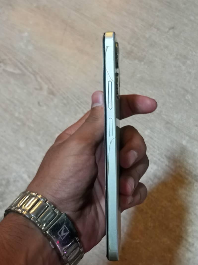 Realme Note 60x 2