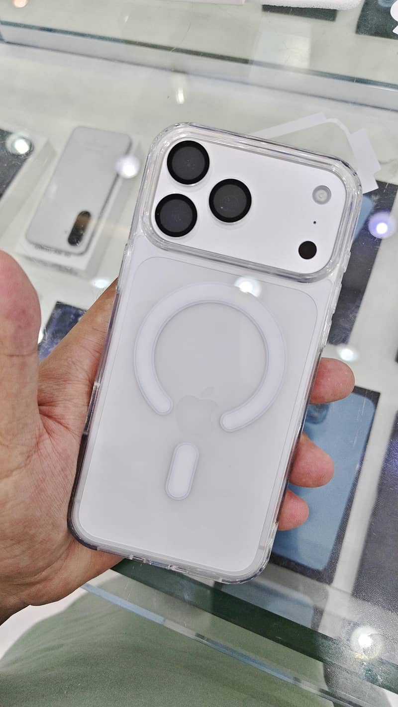 Apple iPhone 17 Pro Max 0
