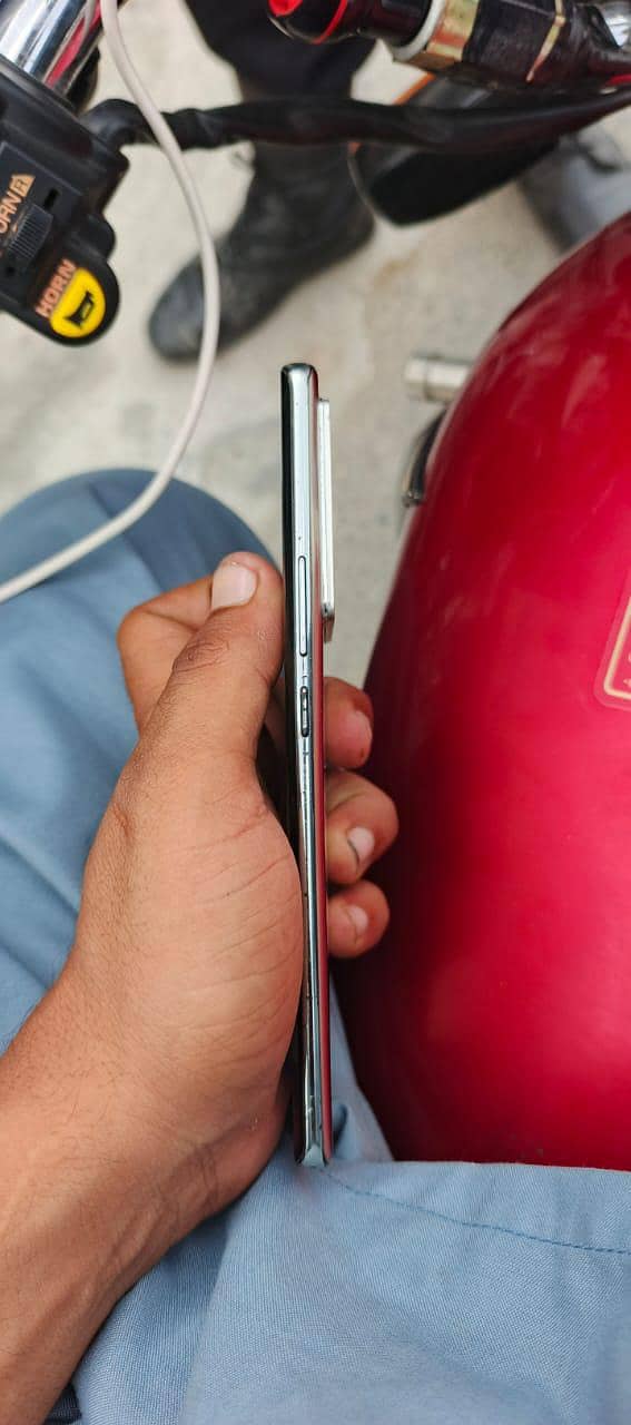 Infinix Note 40 Pro 4