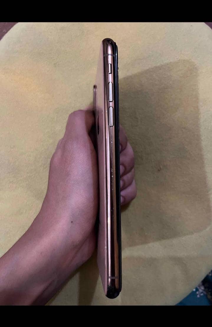 iPhone xs 1