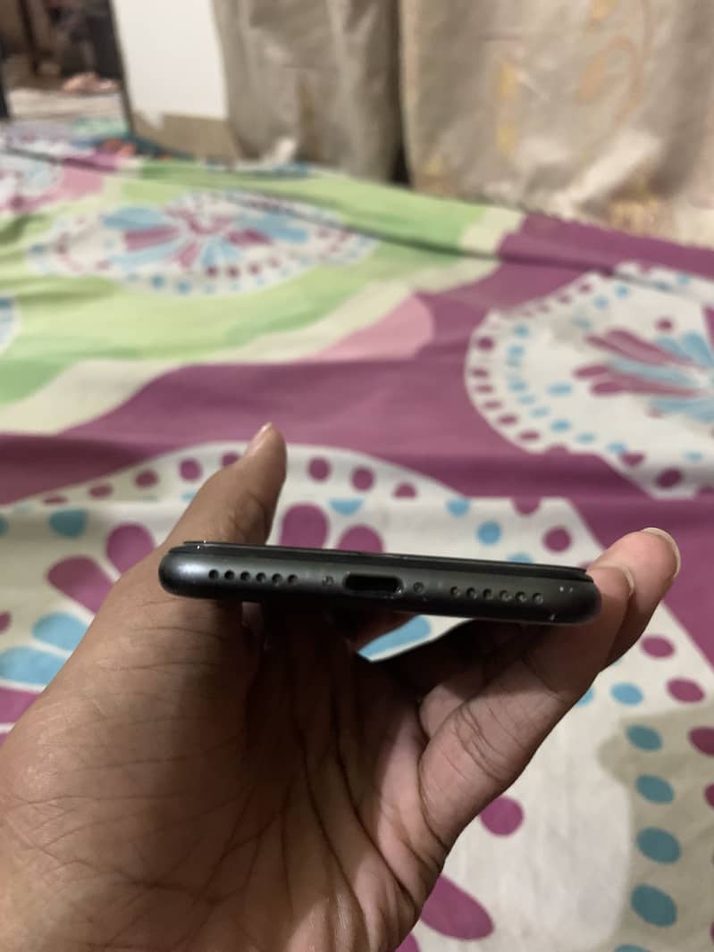 Apple iPhone 8 5