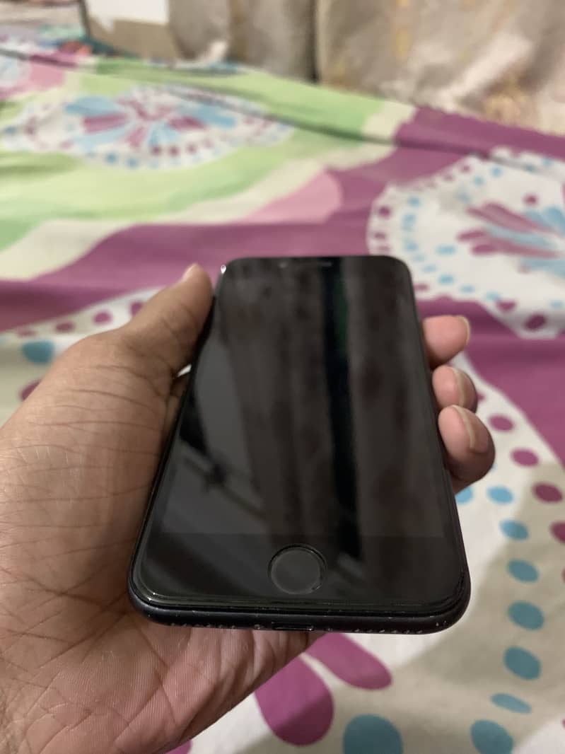 Apple iPhone 8 6