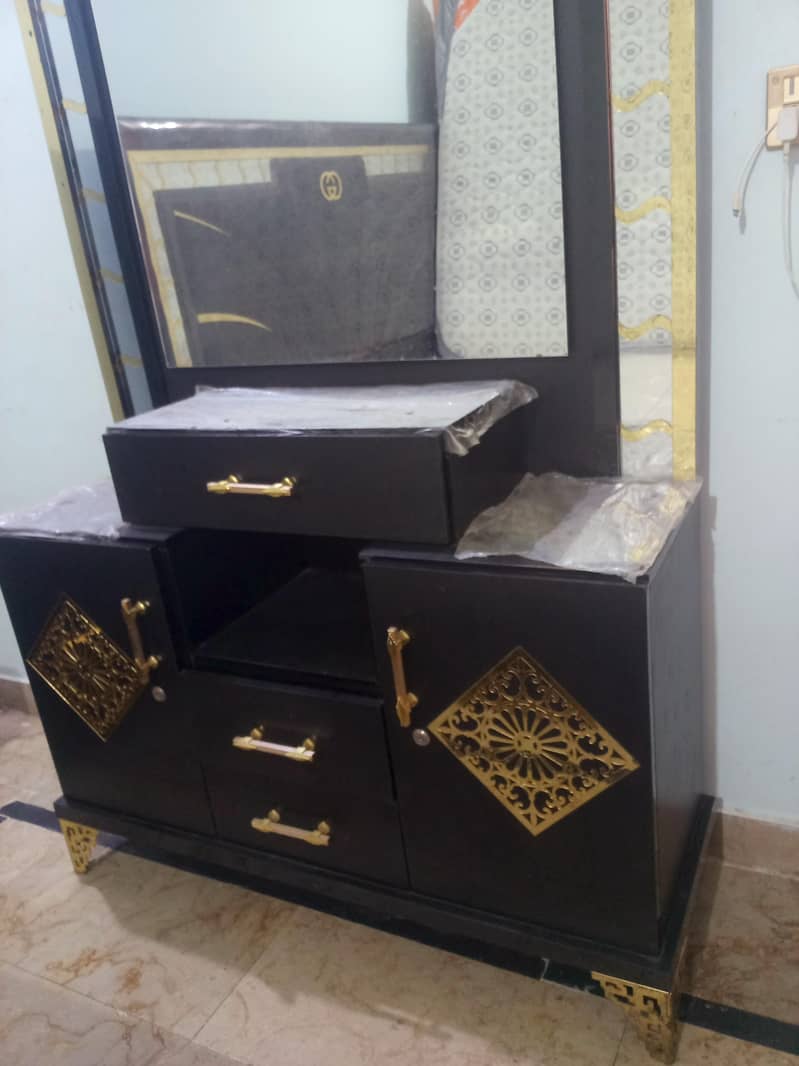 bed set+sofa set+dressing+Almari 10
