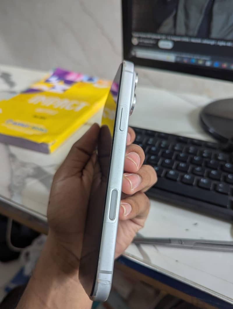 iPhone 17 Pro Max jv 1