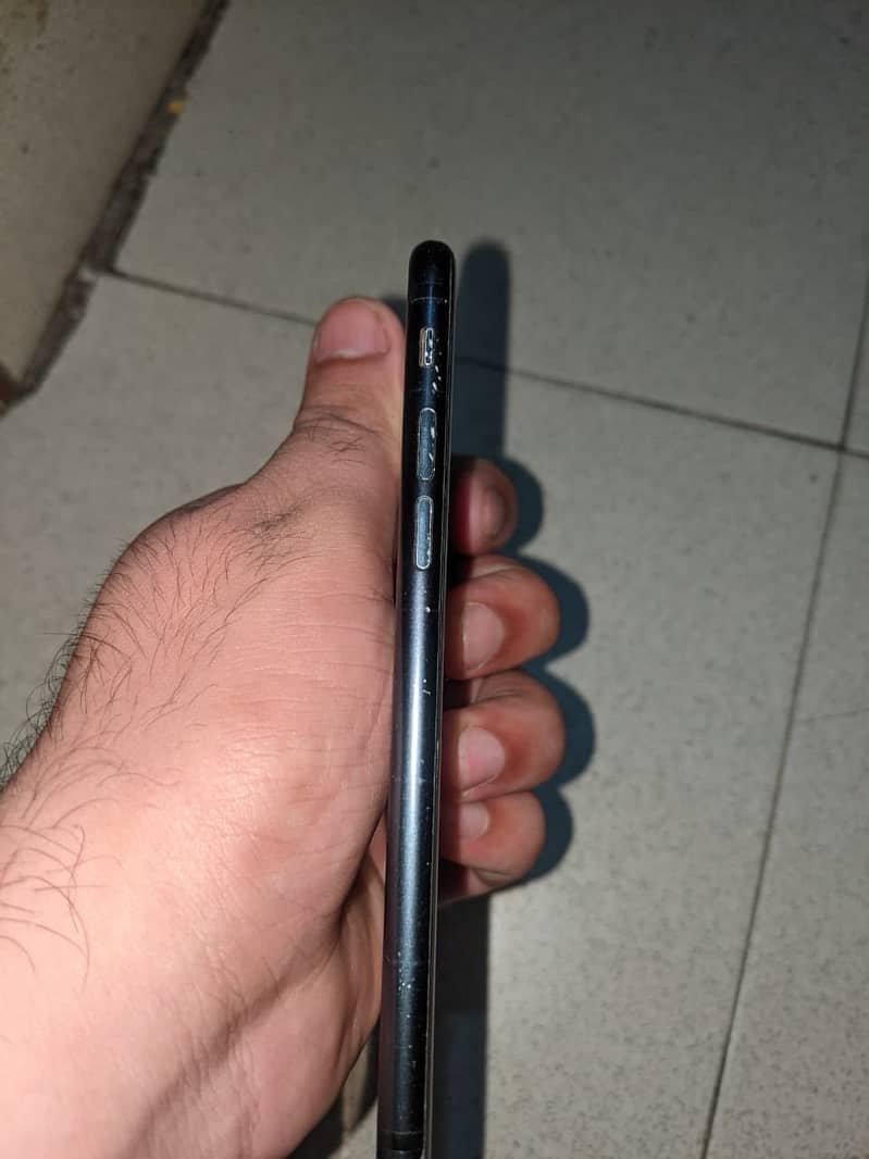 Apple iPhone 7 1