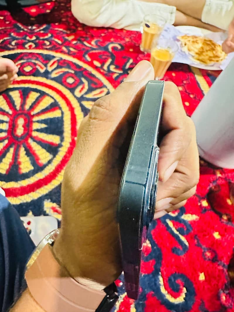 Apple iPhone 13 1