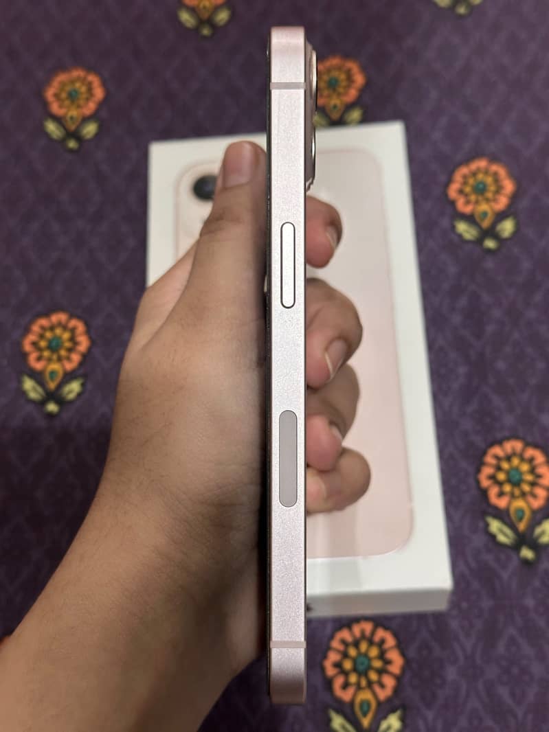 Apple iPhone 13 2