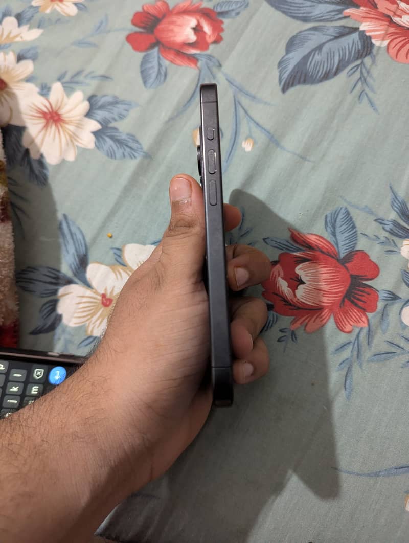 Iphone 15 pro 4