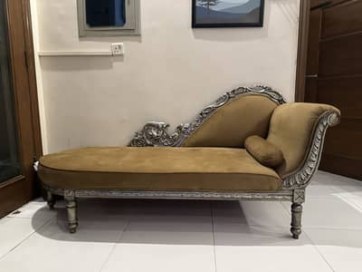 Antique Royal Velvet Dewan
