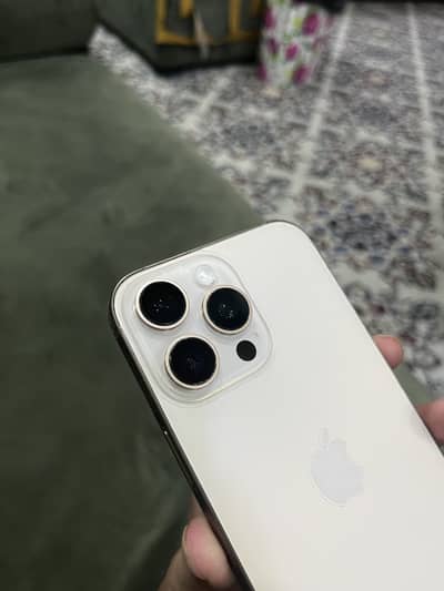 Apple iPhone 16 Pro Max