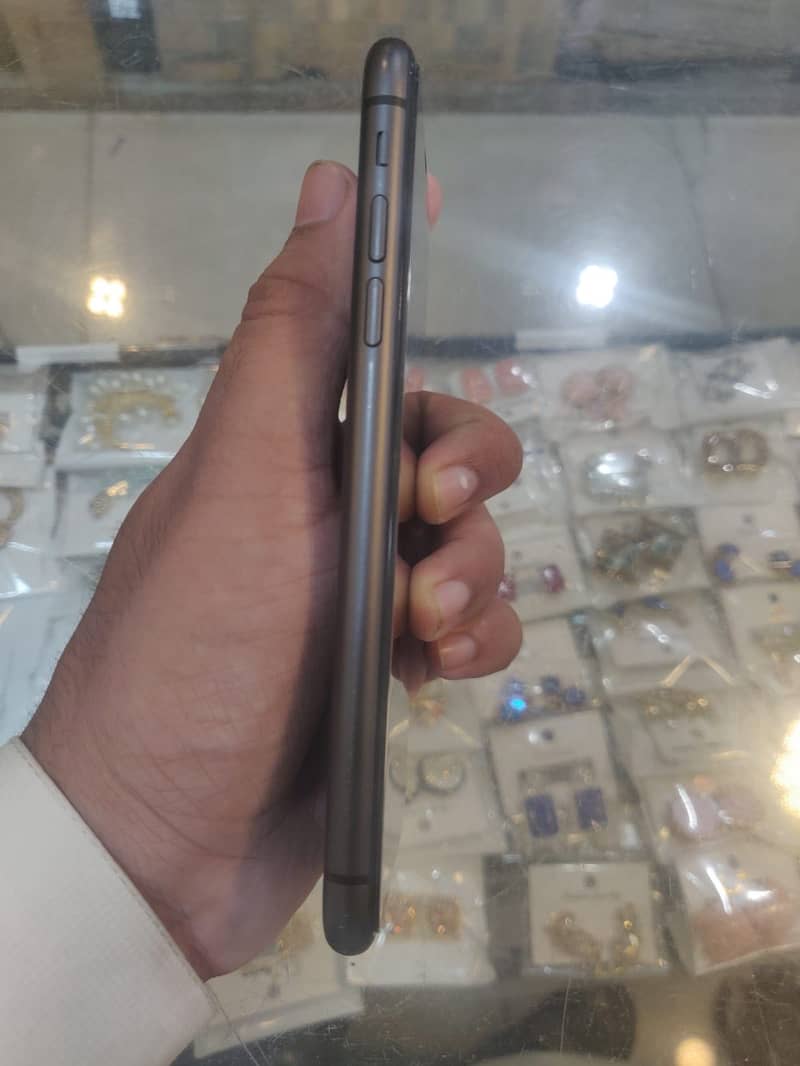Apple iPhone 11 2
