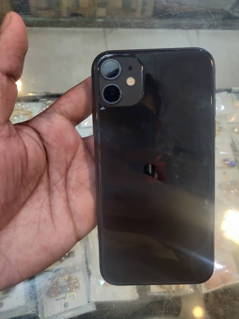 Apple iPhone 11 4