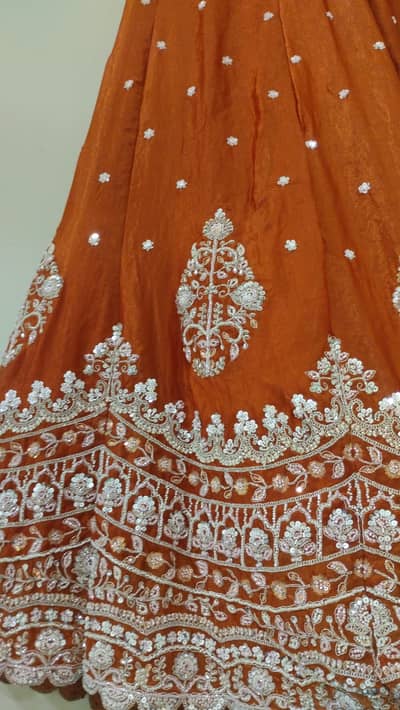 Its a brand new dress,never worn