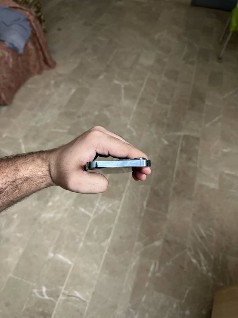 Apple iPhone 13 Pro Max 4