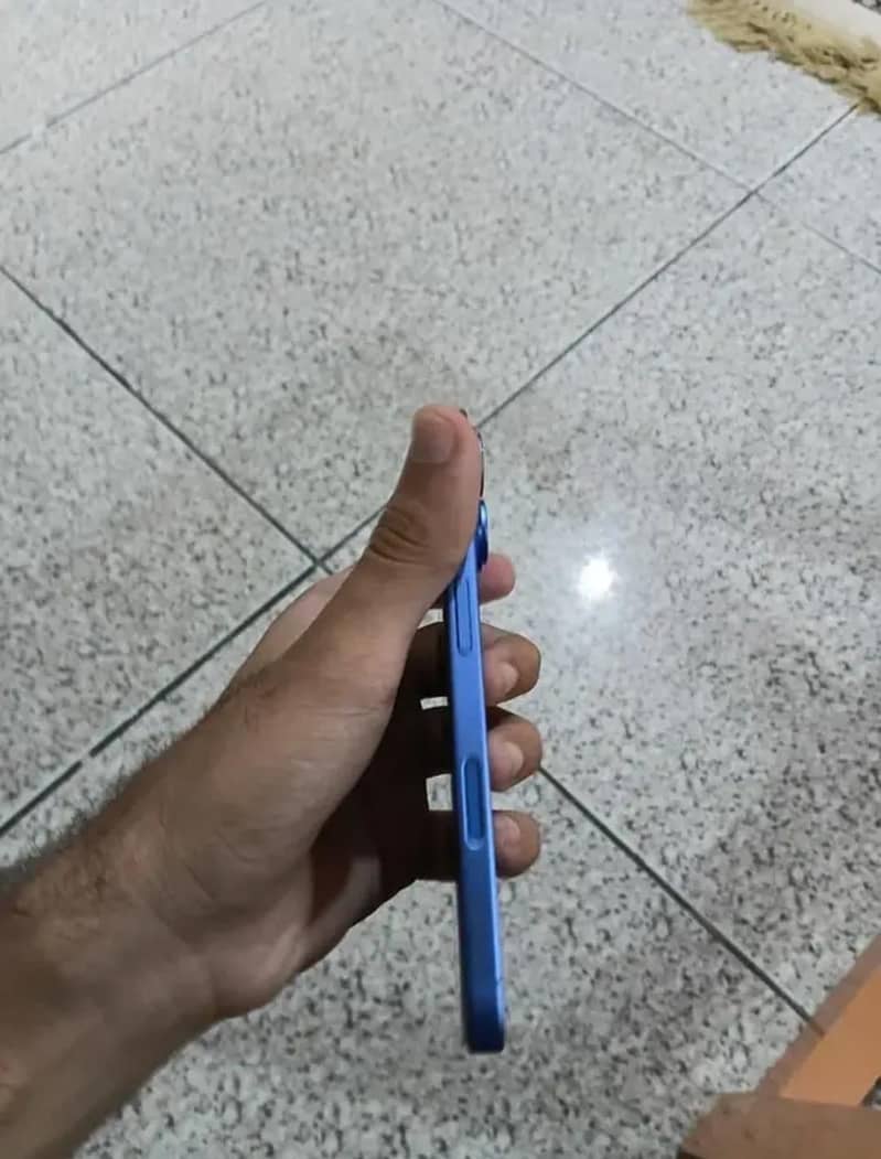 Apple iPhone 16 3