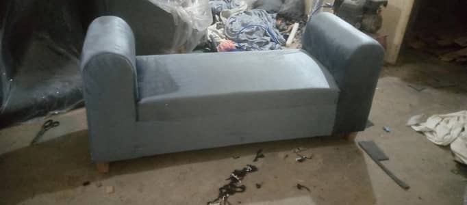 5 seter sofa and luxury apartments in the house