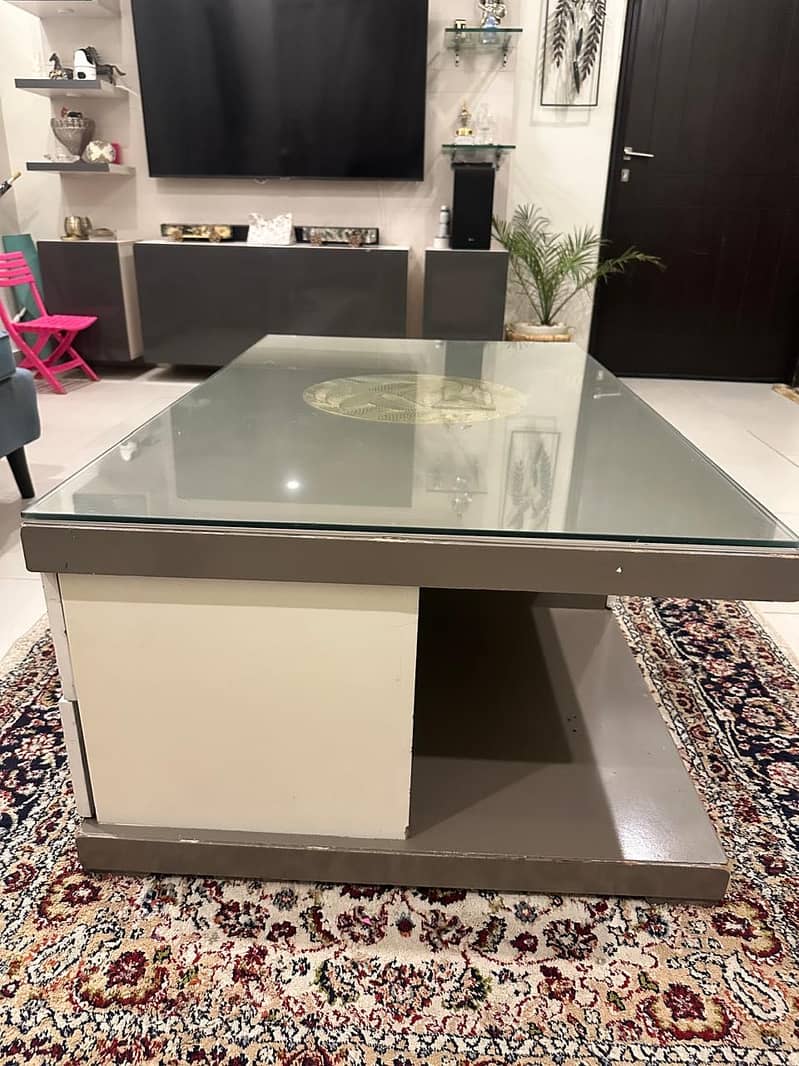 Coffee table 0