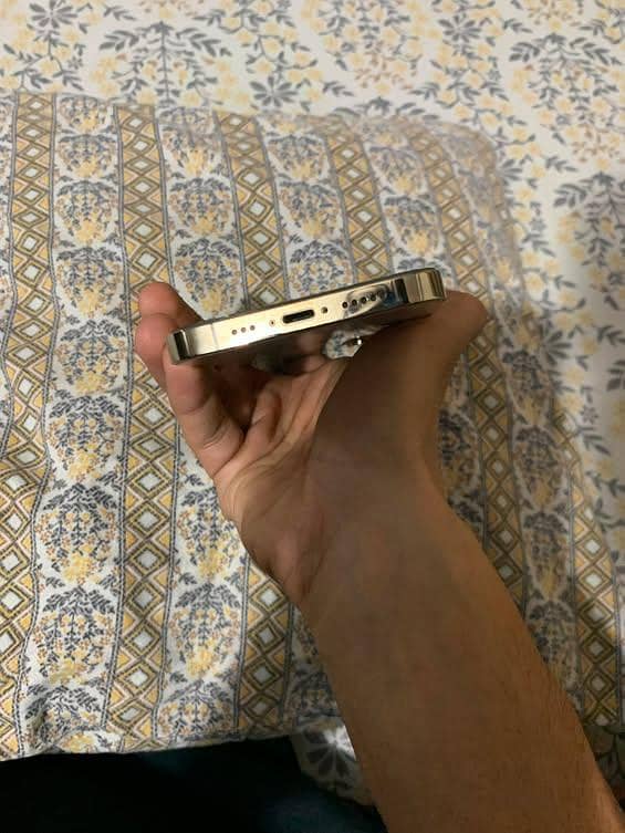 Apple iPhone 12 Pro 3