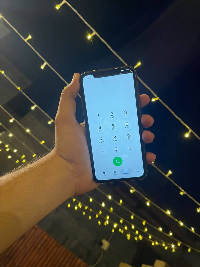 Apple iPhone 11 4
