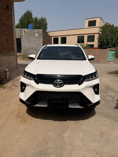 Toyota Fortuner Legender 2022