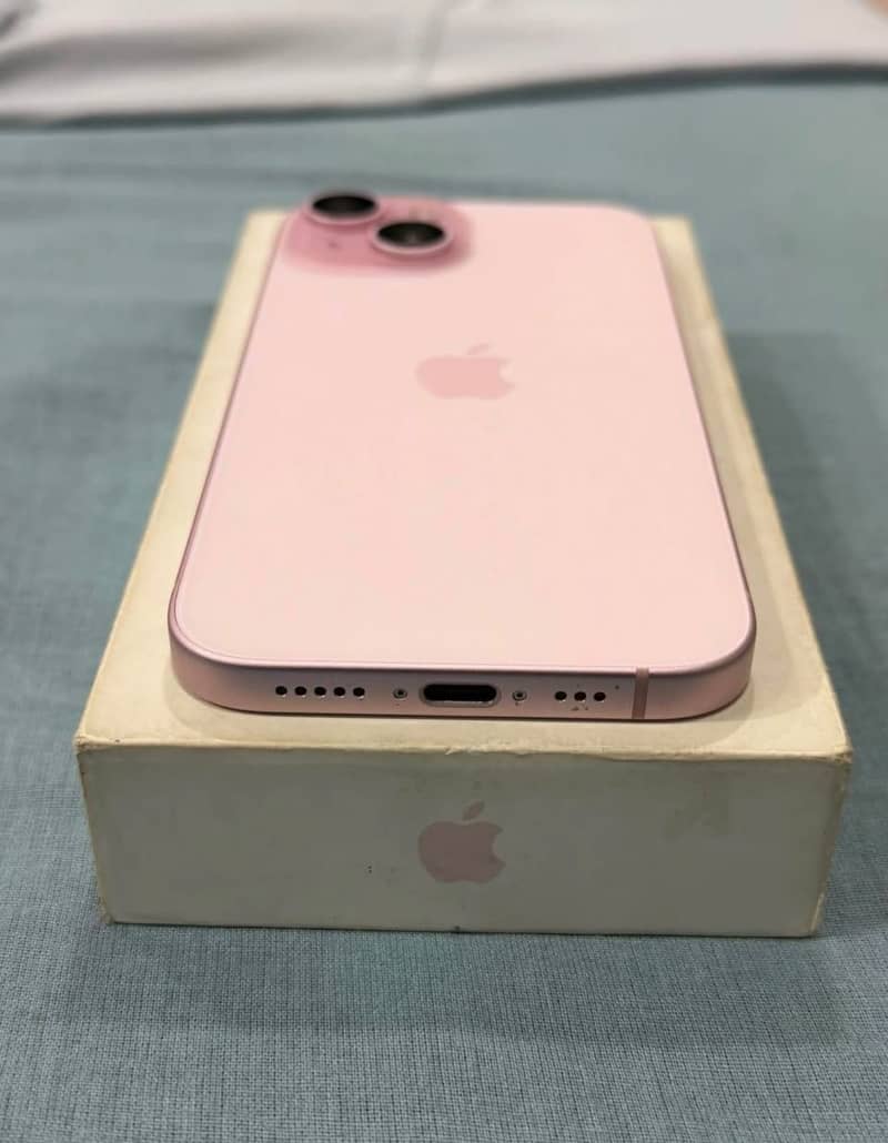 iPhone 15  5