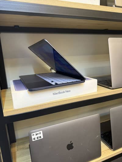 Macbook Neo brand new condition 8/512GB  (With warranty)