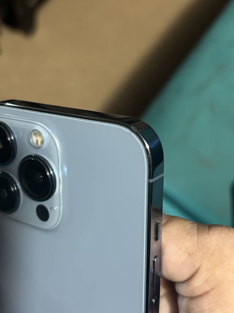 Apple iPhone 13 Pro 0