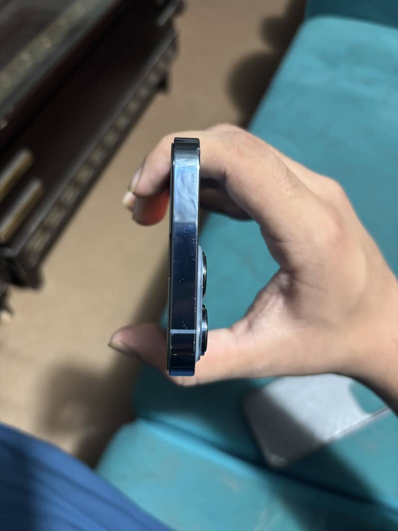 Apple iPhone 13 Pro 2