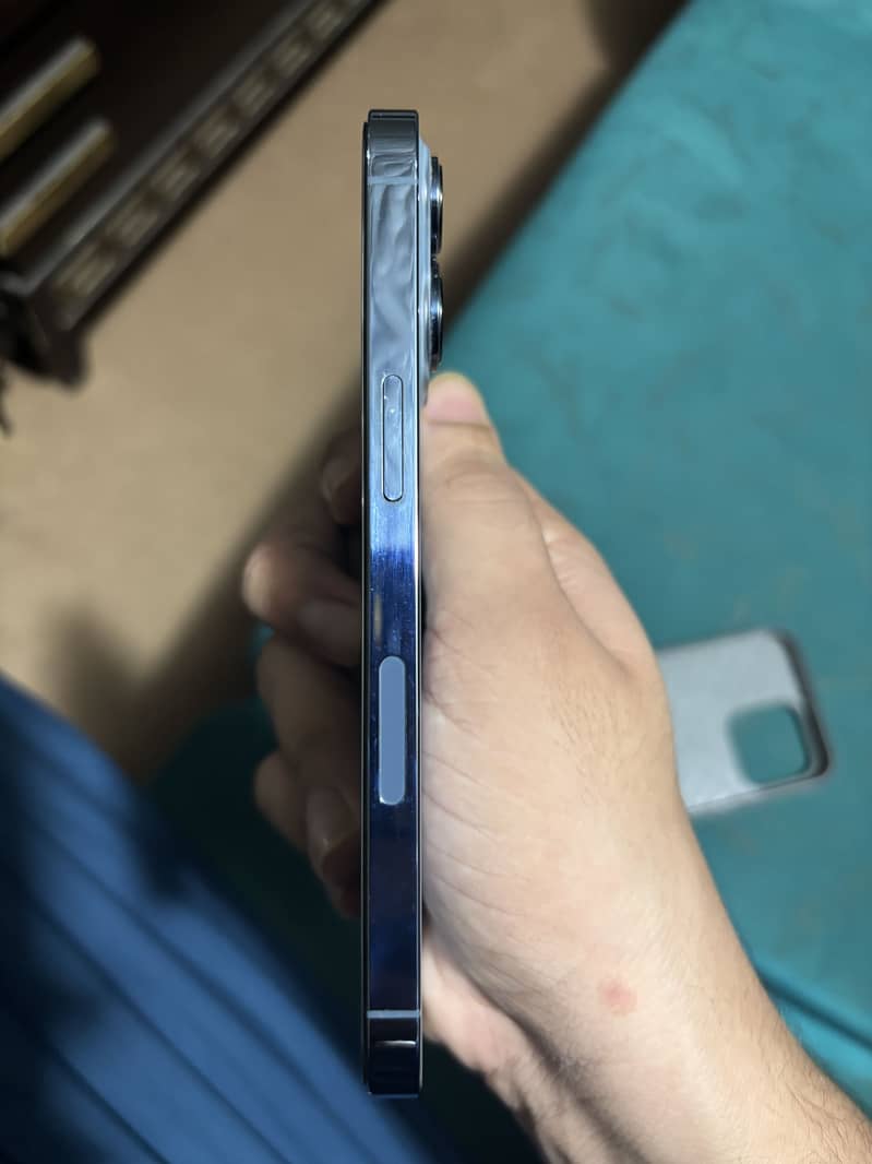 Apple iPhone 13 Pro 3