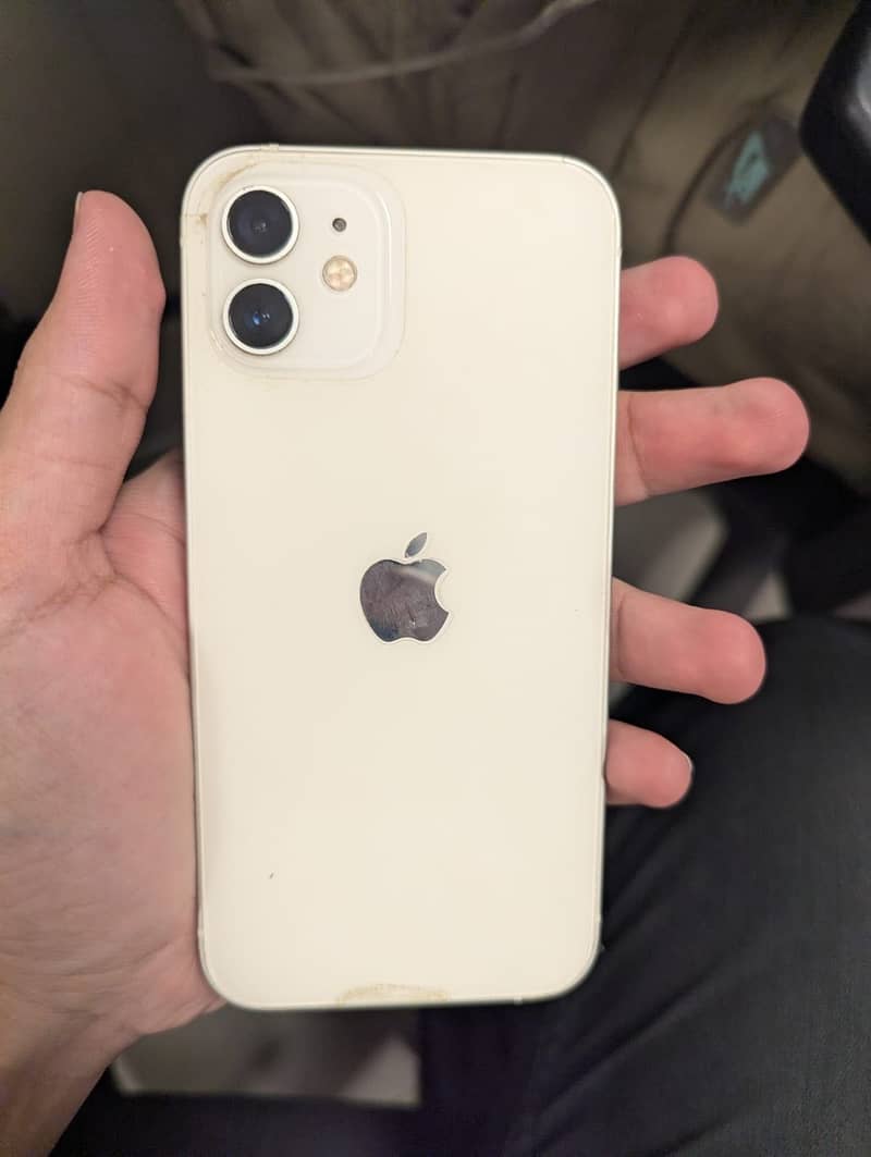 Apple iPhone 12 4