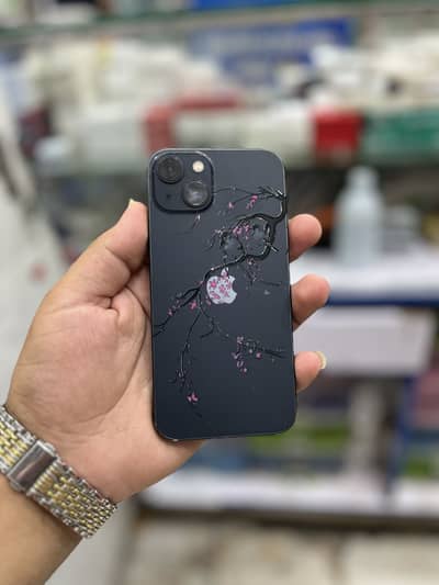 Apple iPhone 13
