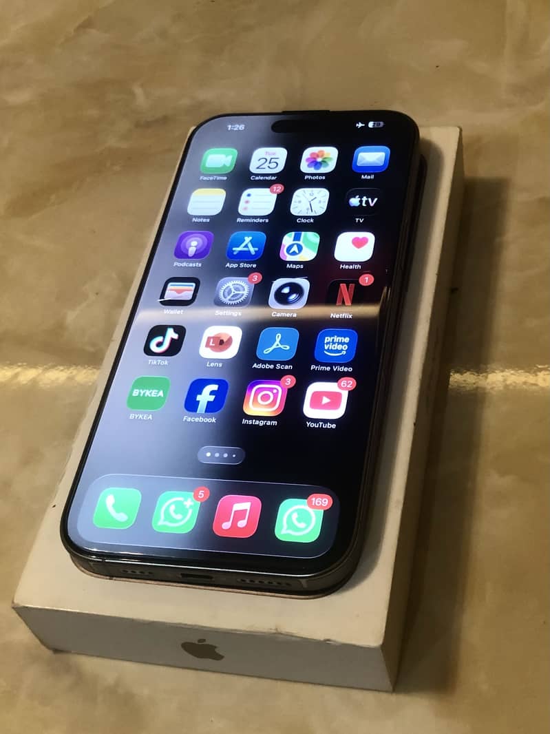 Apple iPhone 16 Pro Max 3