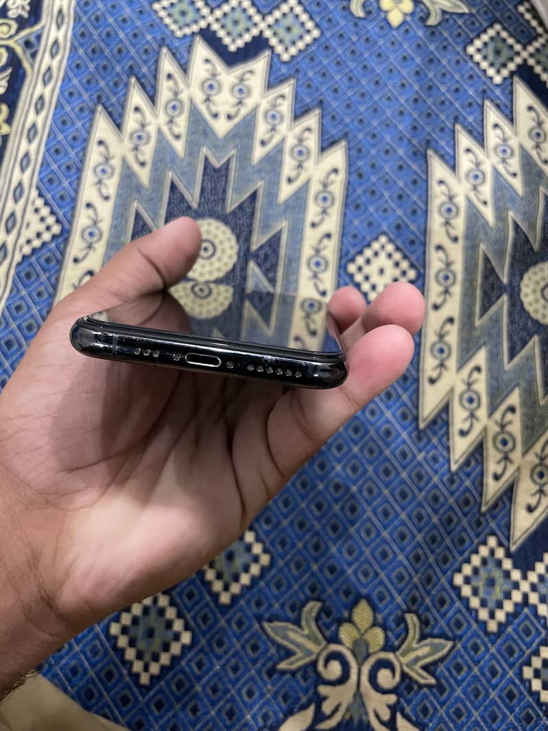Apple iPhone 11 Pro 2